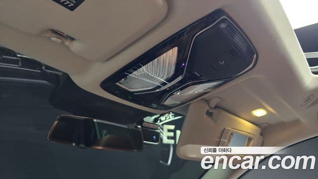 BMW X7 2019 — Photo 28/36