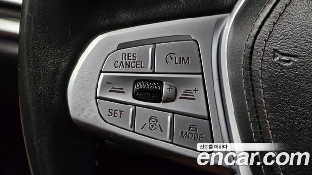 BMW X7 2019 — Photo 32/36