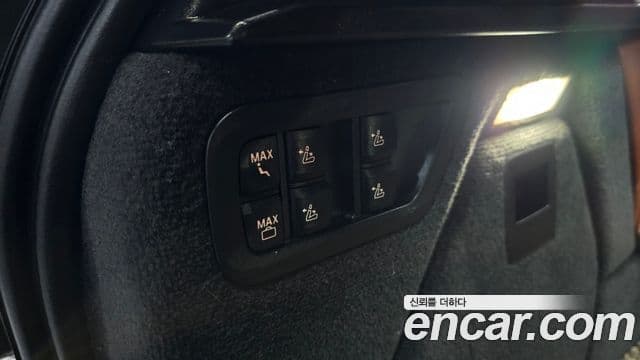 BMW X7 2019 — Photo 21/36