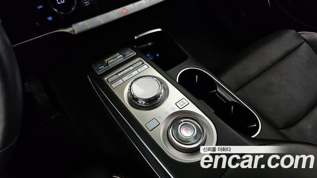 Genesis GV70 2021 — Şəkil 9/20