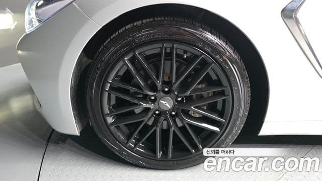 Genesis G70 2018 — ფოტო 5/20