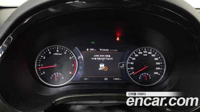 Kia Seltos 2022 — ფოტო 8/20