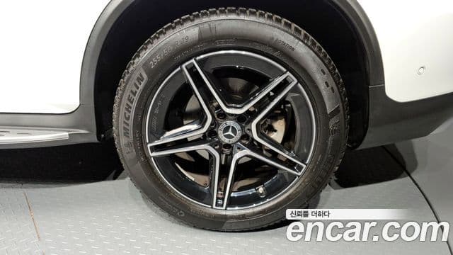 Mercedes-Benz GLC-Class 2023 — Photo 14/30