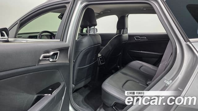 Kia Sportage 2023 — фото 11 из 20