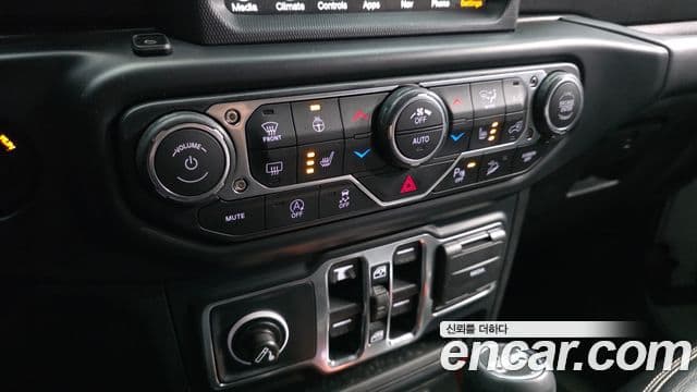 Jeep Wrangler 2019 — Şəkil 2/20