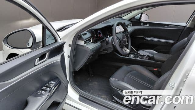 Kia K5 2021 — ფოტო 10/20