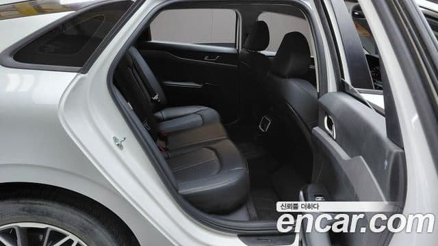 Kia K5 2021 — ფოტო 11/20