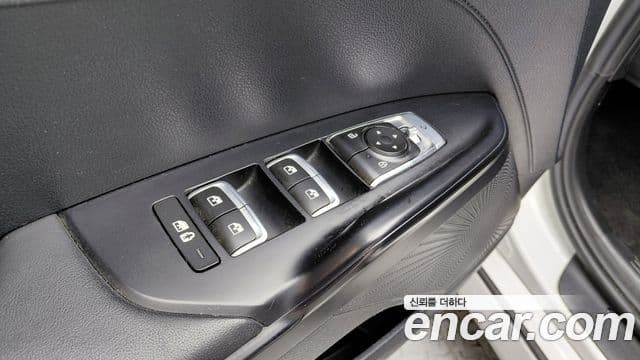 Kia K5 2021 — ფოტო 18/20