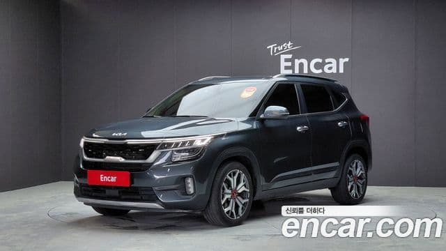 Kia Seltos 2022 — ფოტო 1/20