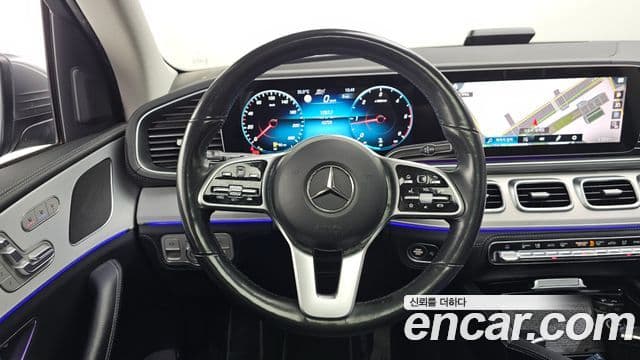 Mercedes-Benz GLE-Class 2021 — ფოტო 13/20