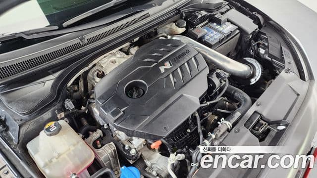 Hyundai Veloster 2021 — ფოტო 6/20