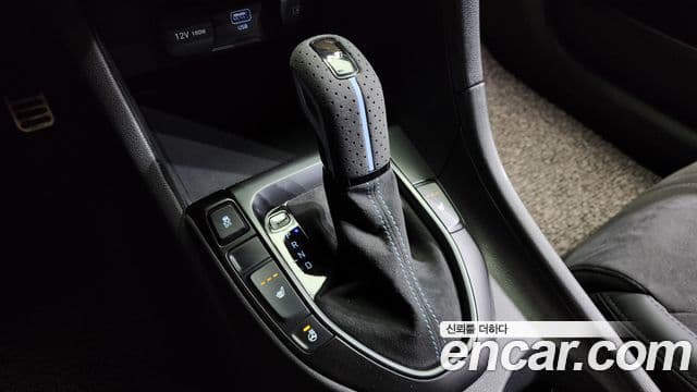 Hyundai Veloster 2021 — ფოტო 9/20