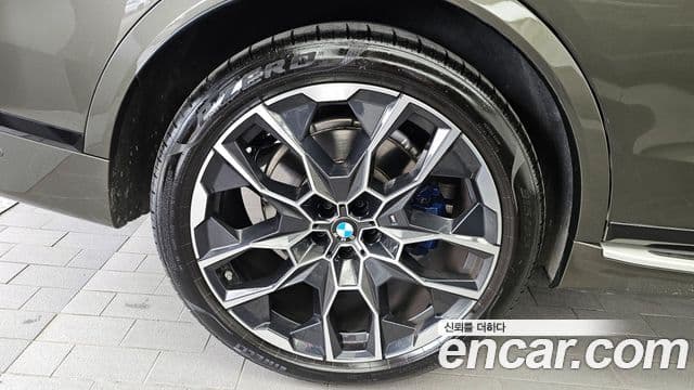 BMW X7 2025 — Photo 9/34