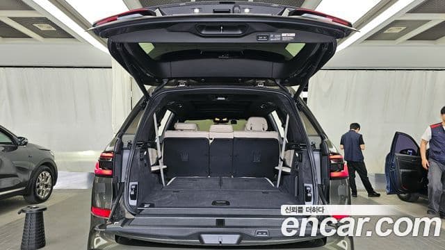 BMW X7 2025 — Photo 22/34