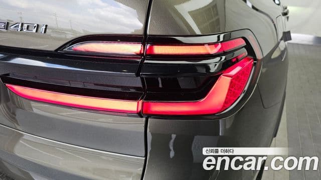 BMW X7 2025 — Photo 32/34