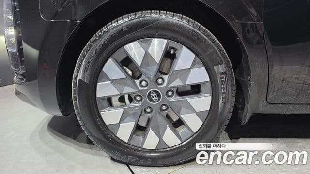 Hyundai Staria 2023 — ფოტო 5/20