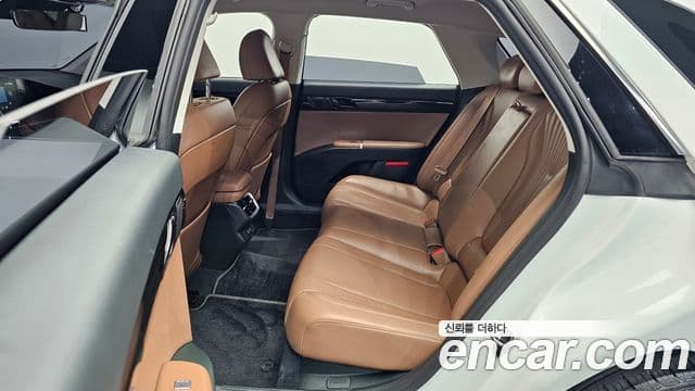 Hyundai Grandeur 2023 — ფოტო 11/20