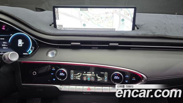 Genesis GV70 2022 — ფოტო 13/20