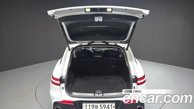 Genesis GV70 2022 — ფოტო 17/20