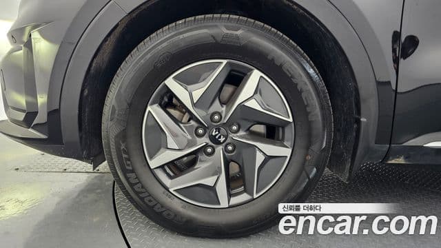 Kia Sorento 2021 — Фото 5/20