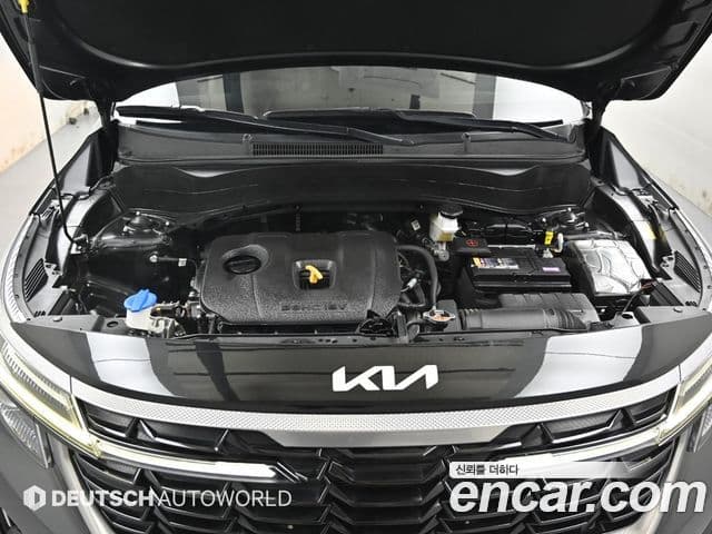 Kia Seltos 2023 — ფოტო 6/20