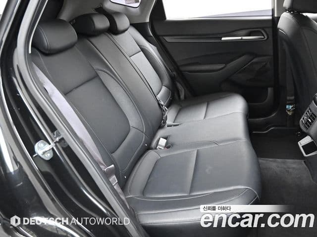 Kia Seltos 2023 — фото 12 из 20