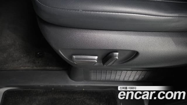 Toyota Alphard 2025 — Photo 5/43