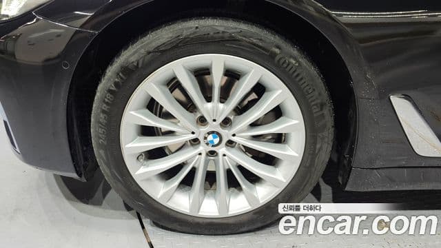 BMW 5 Series 2022 — Şəkil 2/20