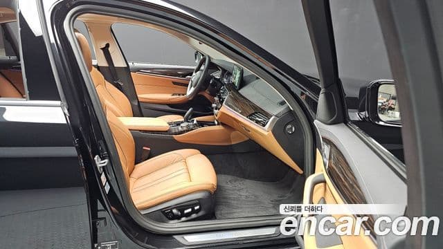 BMW 5 Series 2022 — Şəkil 7/20