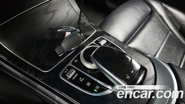 Mercedes-Benz GLC-Class 2019 — Şəkil 16/20