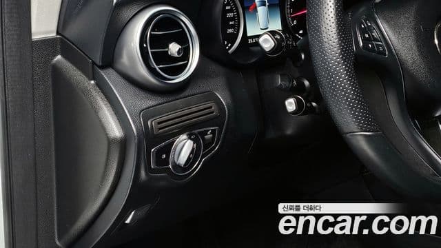Mercedes-Benz GLC-Class 2019 — Şəkil 17/20