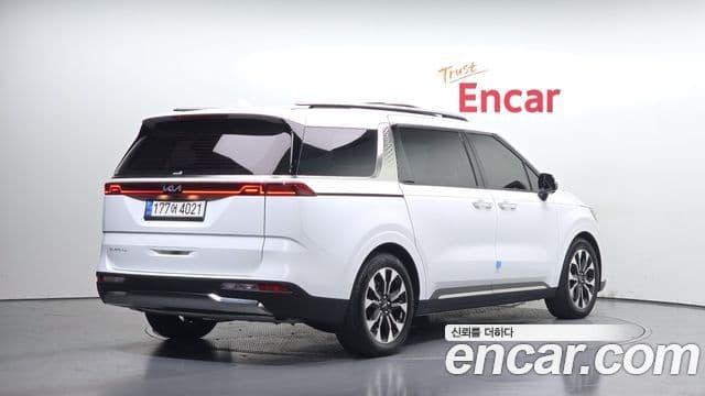Kia Carnival 2022 — Фото 2/20