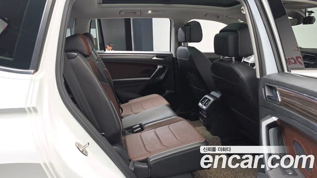 Volkswagen Tiguan Allspace 2022 — Фото 11/20