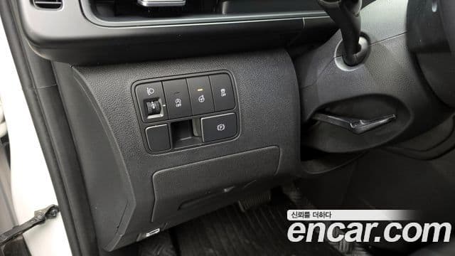Hyundai Staria 2022 — фото 14 из 20