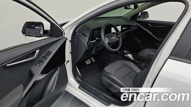 Kia Niro 2024 — фото 10 из 20