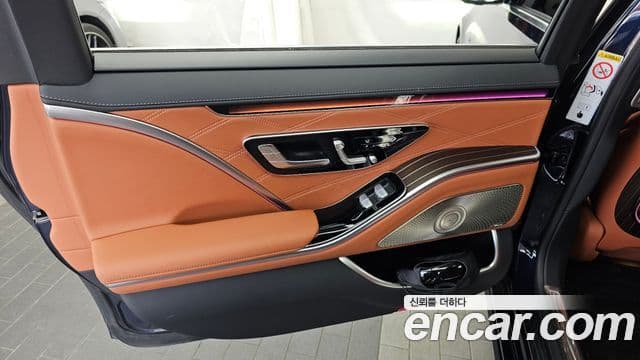 Mercedes-Benz S-Class 2022 — Photo 7/34