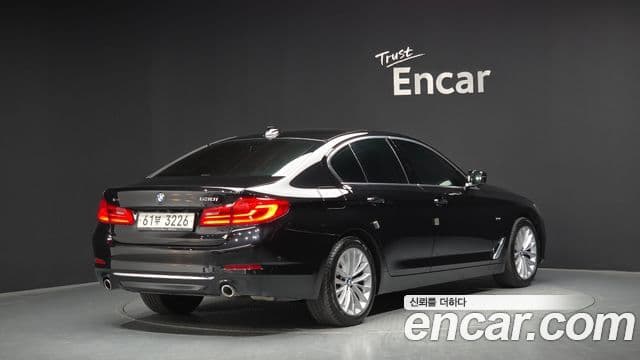 BMW 5 Series 2018 — ფოტო 2/20
