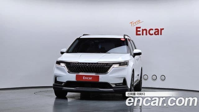 Kia Carnival 2021 — фото 3 из 20