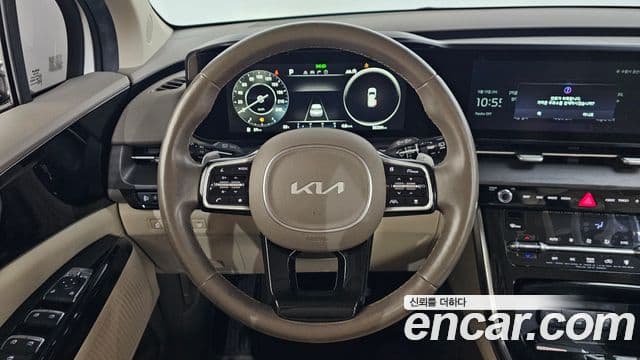 Kia Carnival 2021 — фото 13 из 20