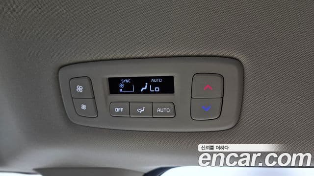 Kia Carnival 2021 — фото 17 из 20