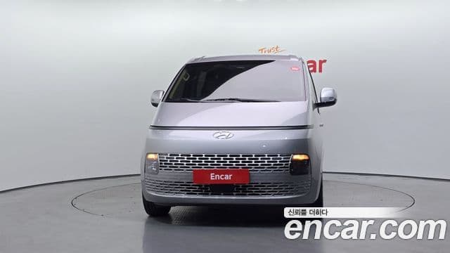 Hyundai Staria 2023 — ფოტო 3/20