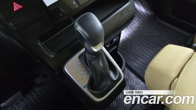 Hyundai Staria 2023 — фото 9 из 20