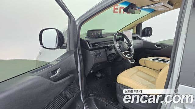 Hyundai Staria 2023 — ფოტო 10/20