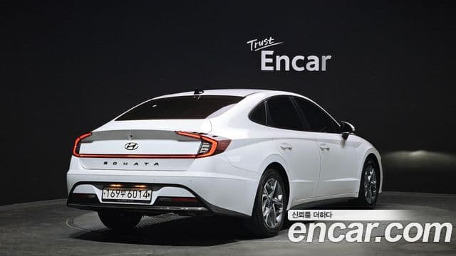 Hyundai Sonata Hybrid 2020 — ფოტო 8/20