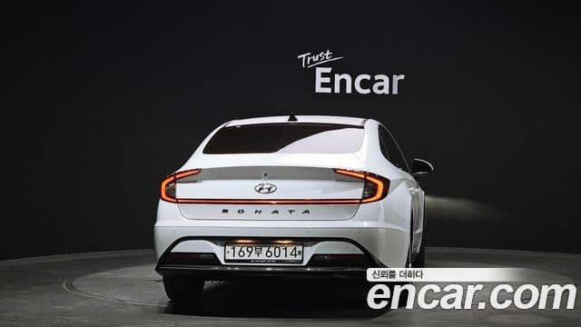 Hyundai Sonata Hybrid 2020 — ფოტო 17/20