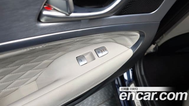Genesis G70 2019 — ფოტო 18/20