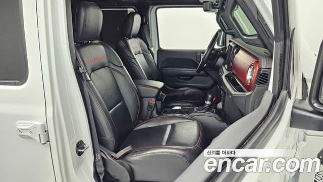 Jeep Wrangler 2021 — Şəkil 10/20