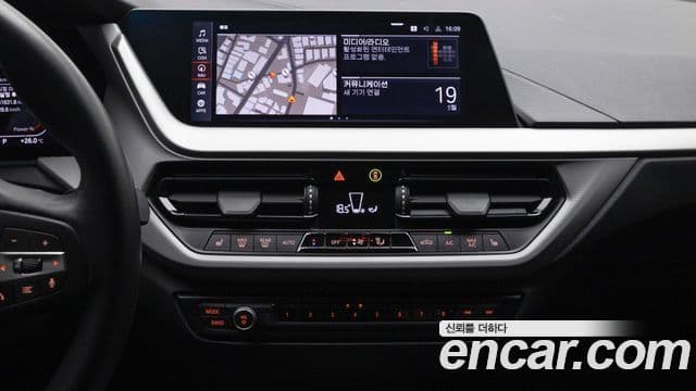 BMW 1 Series 2021 — ფოტო 15/20