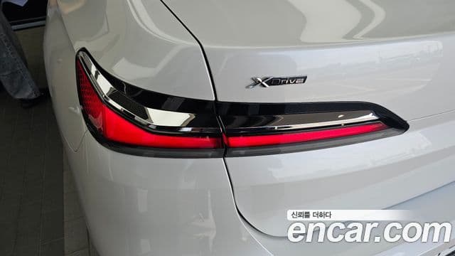 BMW 7 Series 2023 — Photo 26/32