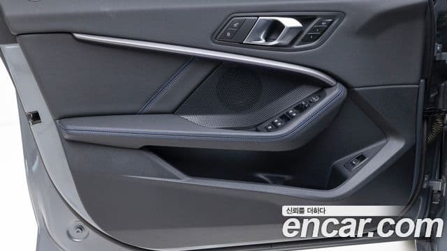 BMW 1 Series 2024 — фото 17 из 20